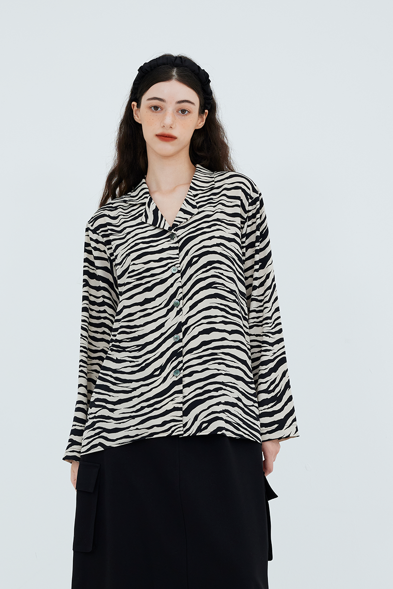[40%]Zebra Collar Blouse